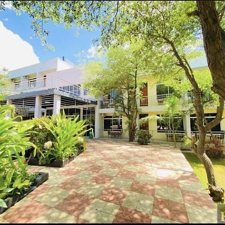 Royal Village Hotel Dodoma Bagian luar foto