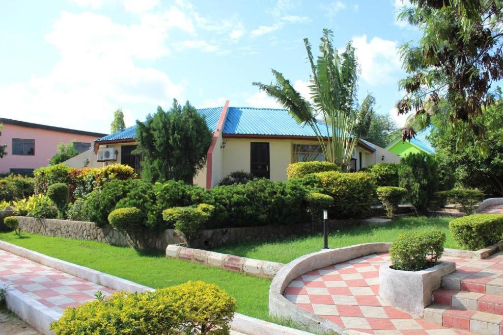 Royal Village Hotel Dodoma Bagian luar foto