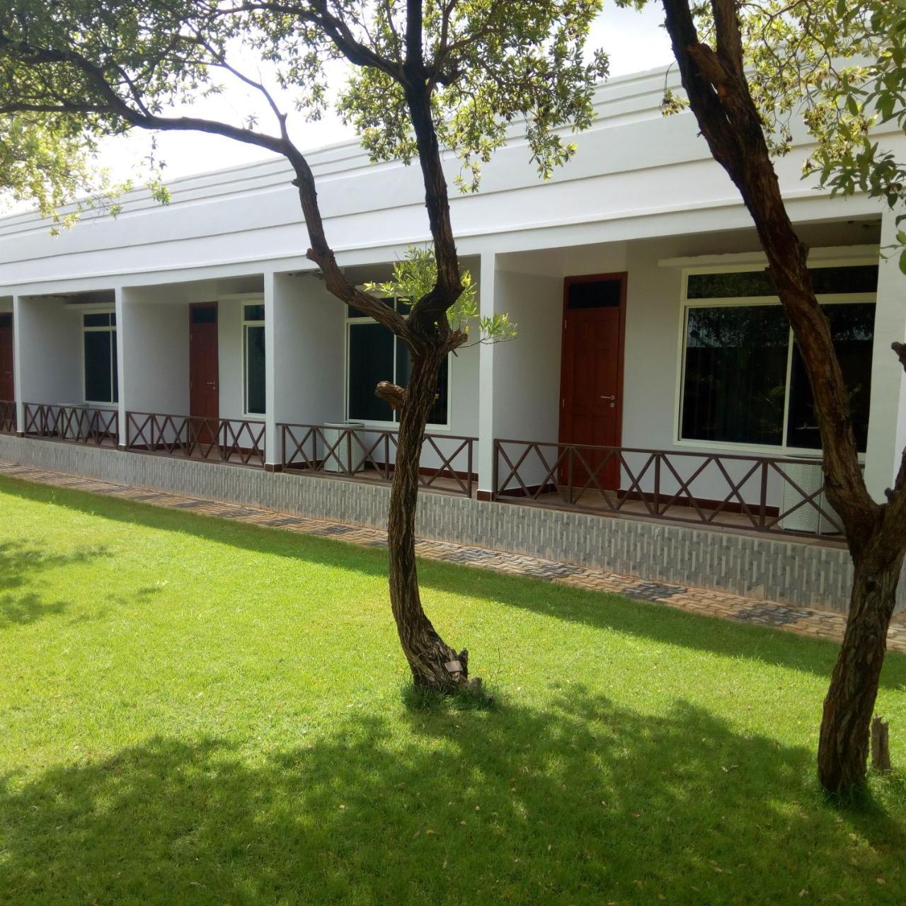 Royal Village Hotel Dodoma Bagian luar foto