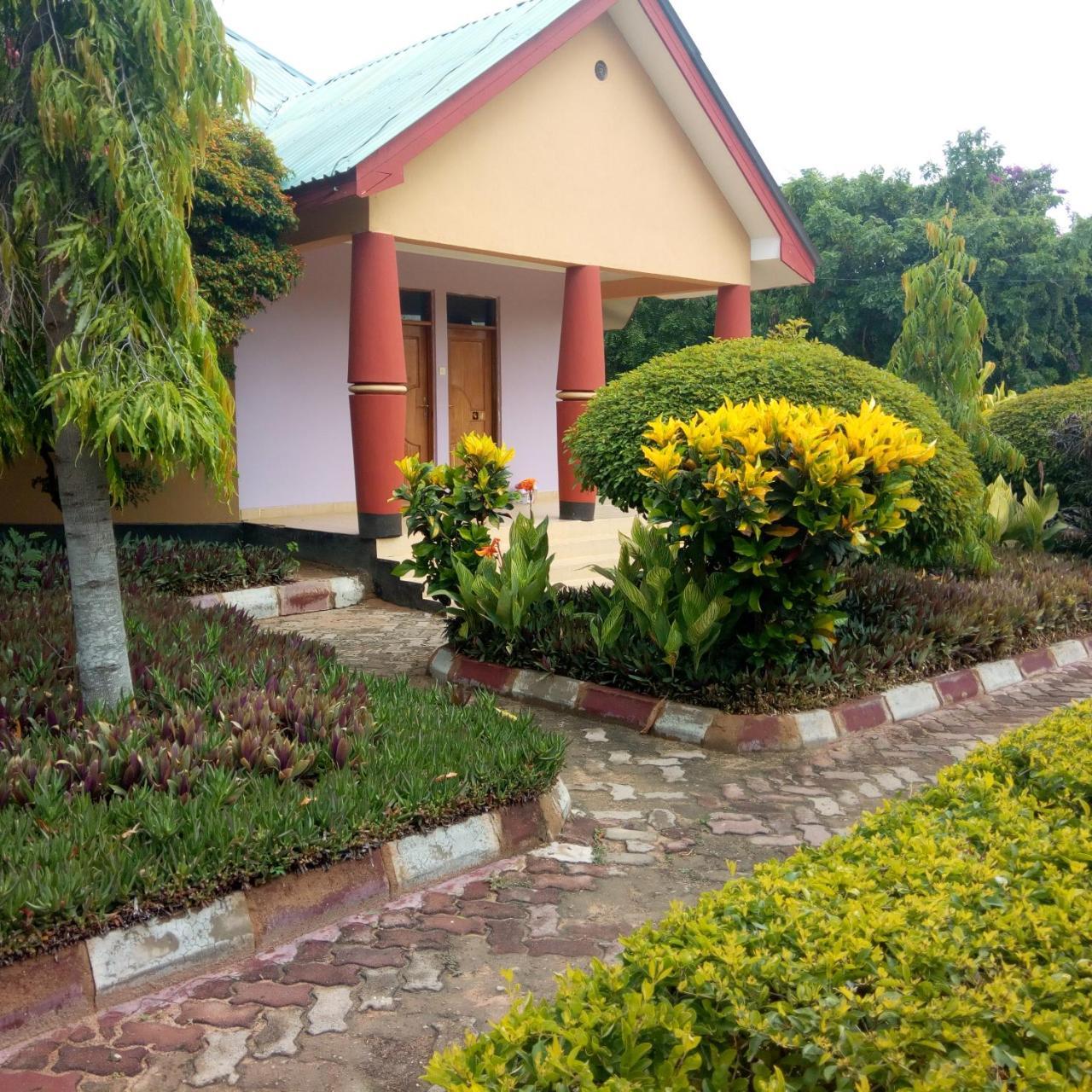 Royal Village Hotel Dodoma Bagian luar foto
